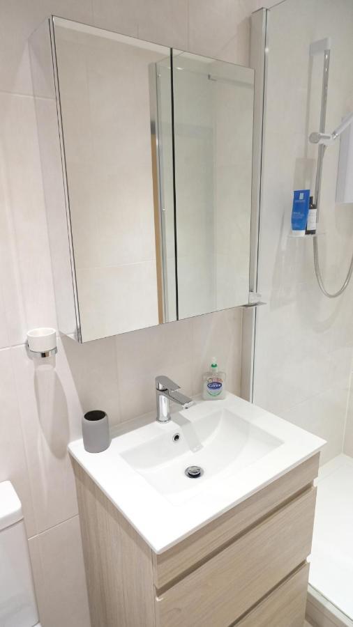 Intimate Entire Flat 9-Min Walk To Boscombe Beach Bournemouth Dış mekan fotoğraf