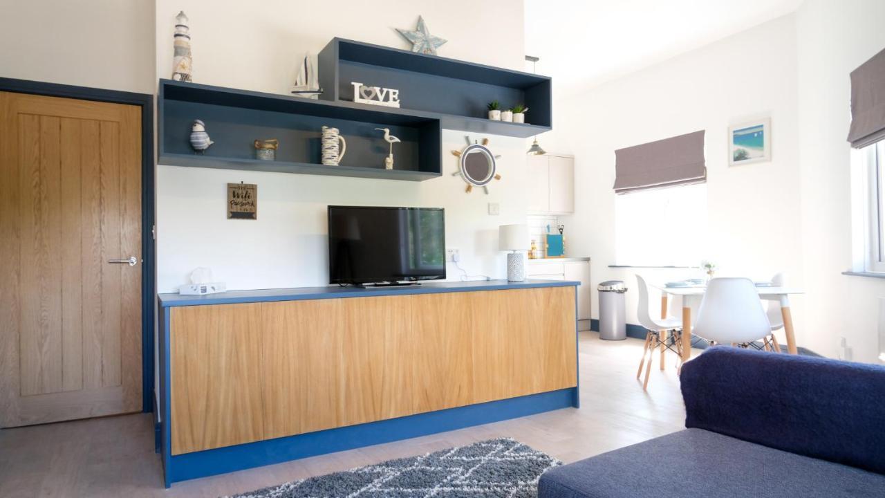 Intimate Entire Flat 9-Min Walk To Boscombe Beach Bournemouth Dış mekan fotoğraf