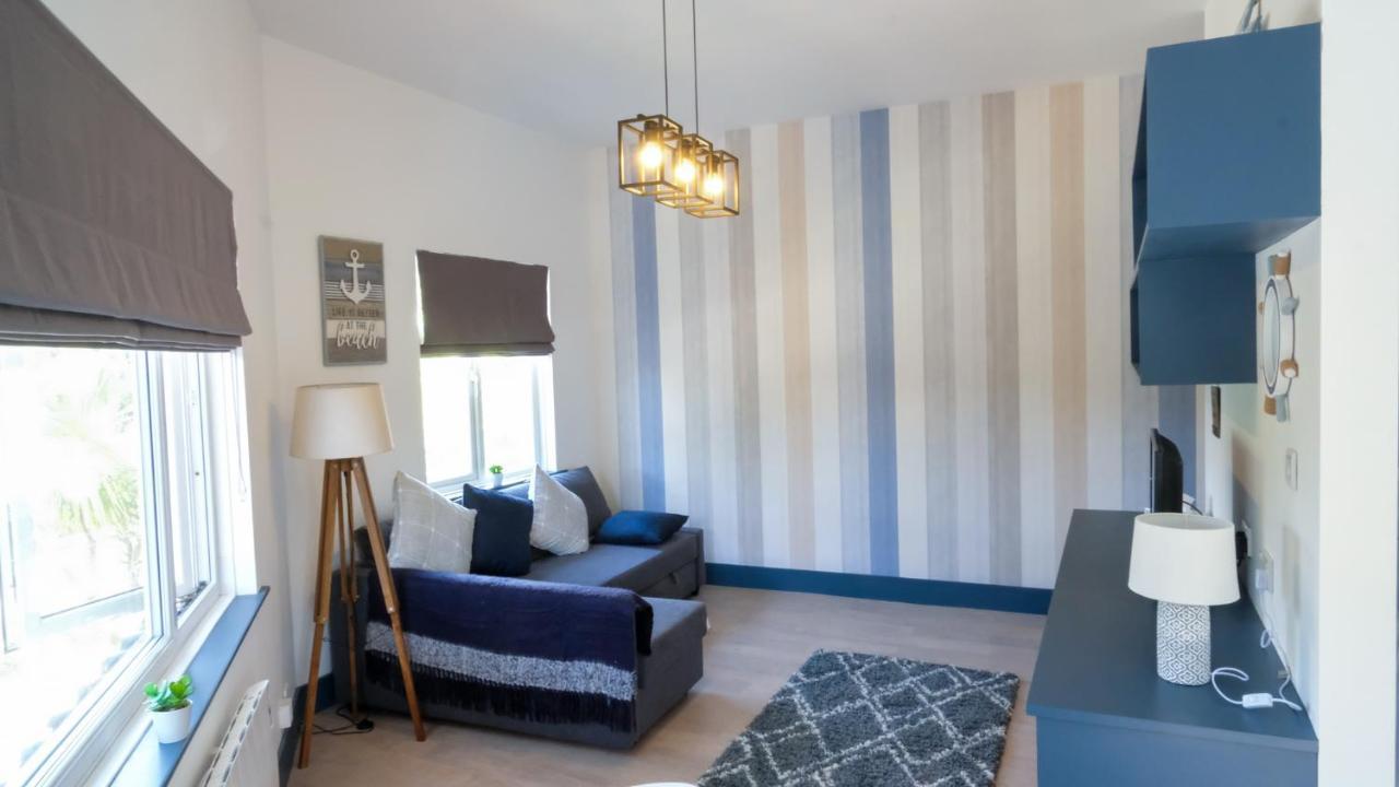 Intimate Entire Flat 9-Min Walk To Boscombe Beach Bournemouth Dış mekan fotoğraf